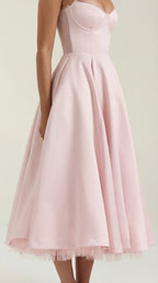Vestido de tul y midi de Isold